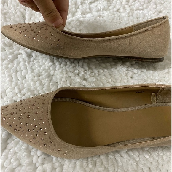 Gap Neutral Flats with Rhinestones, 8 - Picture 7 of 9